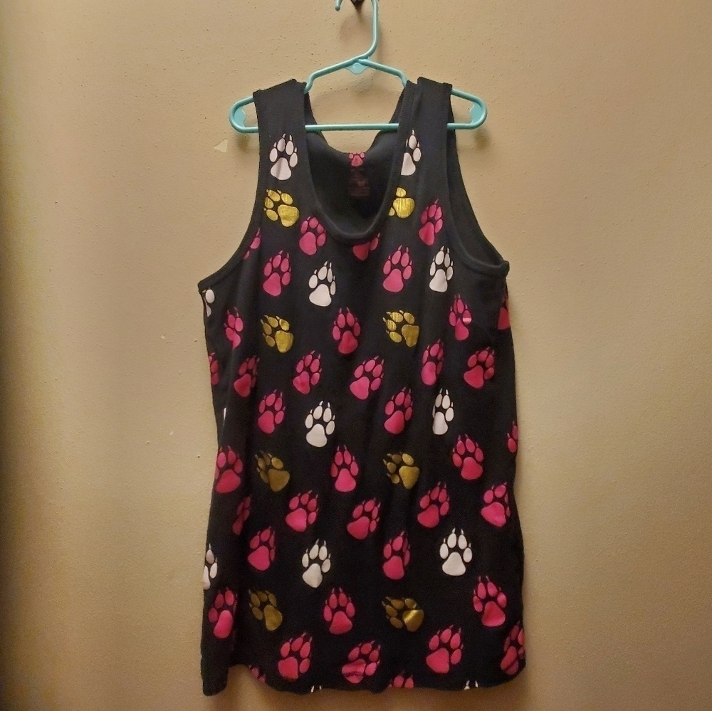 Super cute junior's XXL  Black tank top with paw prints all over in  pink
